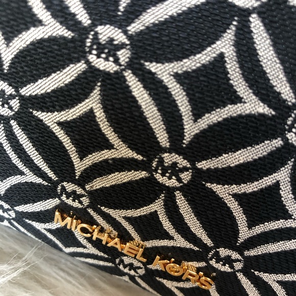 Michael Kors Ember Small Shoulder Crossbody - Picture 4 of 9